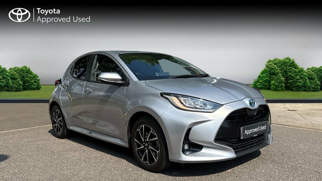 Toyota Yaris 1.5 Vvt-h Design Hatchback Hybrid E-cvt Silver