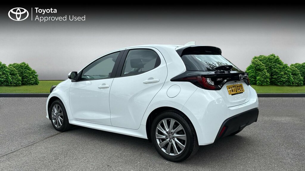 Toyota Yaris 1.5 Vvt-h Icon E-cvt Euro 6 Ss YA73GCO White #4