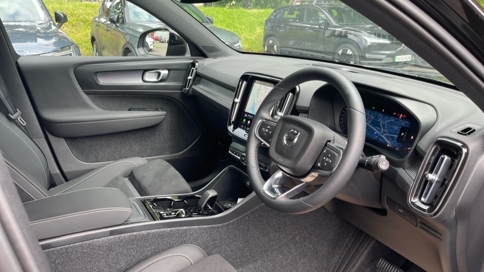 Volvo XC40 Plus, B4 Mild Hybrid, Dark SY25VBN Black #4