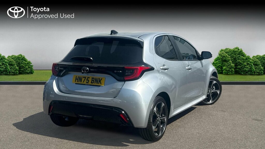 Toyota Yaris 1.5 Vvt-h Excel E-cvt Euro 6 Ss HN75BNK Silver #2