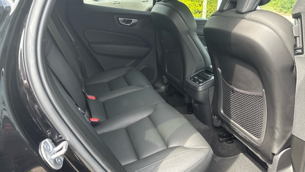 Volvo XC60 Plus, B4 Mild Hybrid, Dark CF72VDL Black #6