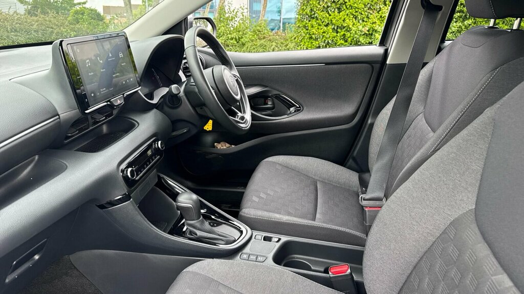 Toyota Yaris 1.5 Vvt-h Design E-cvt Euro 6 Ss WG74VSN Grey #5