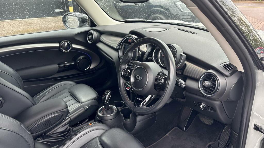 Mini Hatch 3-Door Hatch Cooper S Exclusive YC20OMK White #6