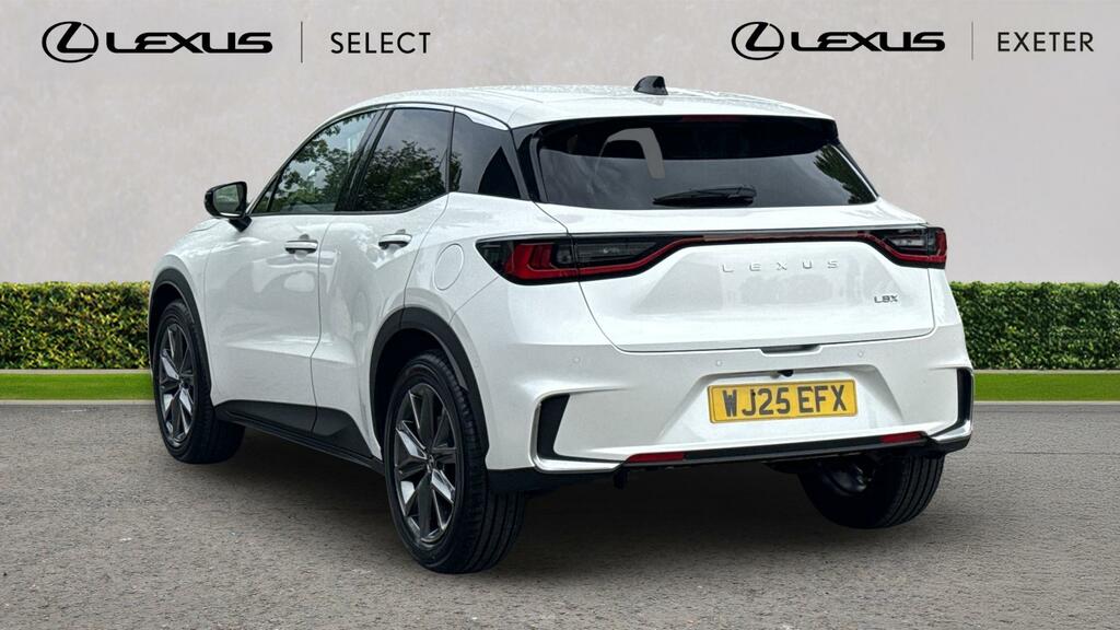 Lexus LBX 1.5 Vvt-ie Takumi E-cvt Euro 6 Ss WJ25EFX White #4