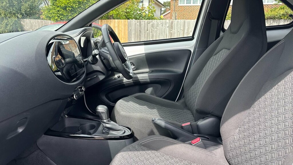 Toyota Aygo X 1.0 Vvt-i Edge X-shift Euro 6 Ss EK74WGM White #5