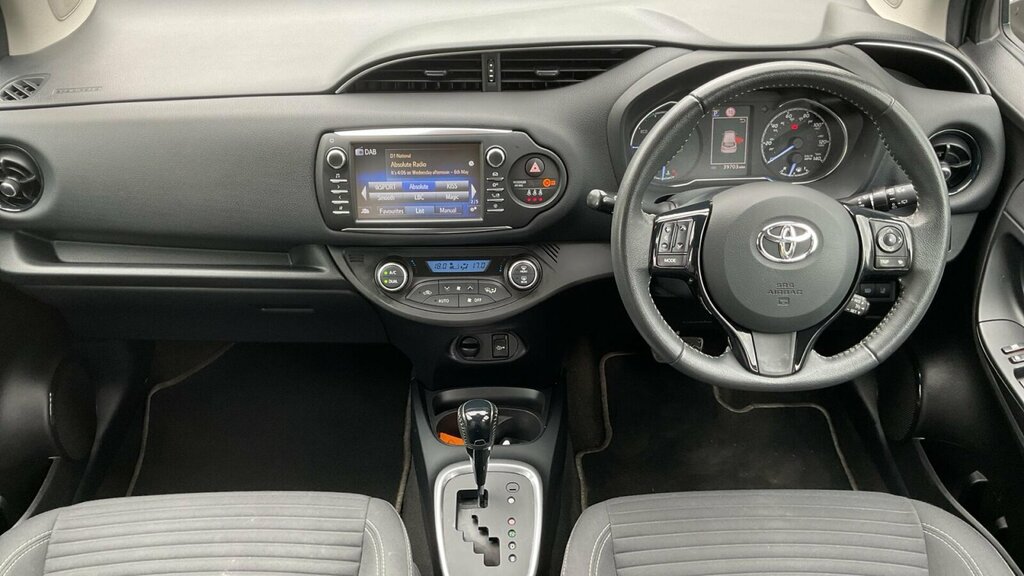 Toyota Yaris 1.5 Vvt-h Design E-cvt Euro 6 Ss HX68VWU Black #6