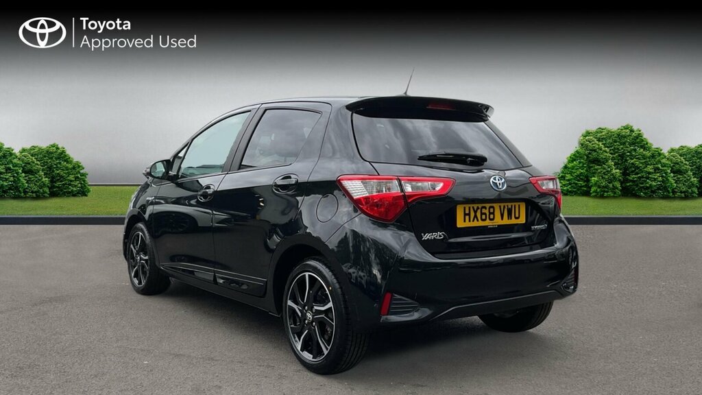 Toyota Yaris 1.5 Vvt-h Design E-cvt Euro 6 Ss HX68VWU Black #4
