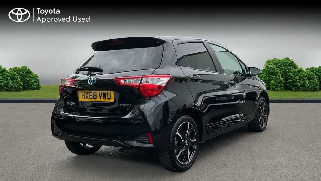 Toyota Yaris 1.5 Vvt-h Design E-cvt Euro 6 Ss HX68VWU Black #2