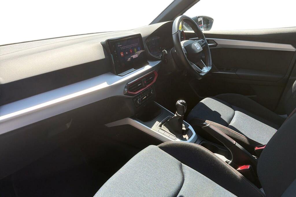 Seat Arona 1.0 Tsi 110 Fr HN23KFY White #2