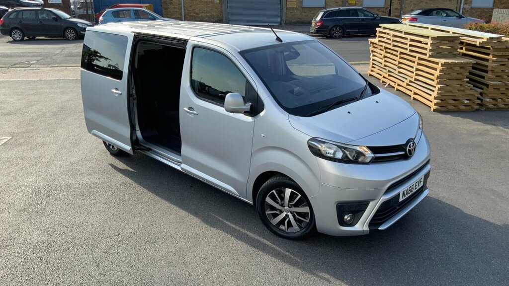 Toyota Proace Verso Verso D-4d L1 Shuttle Silver #44