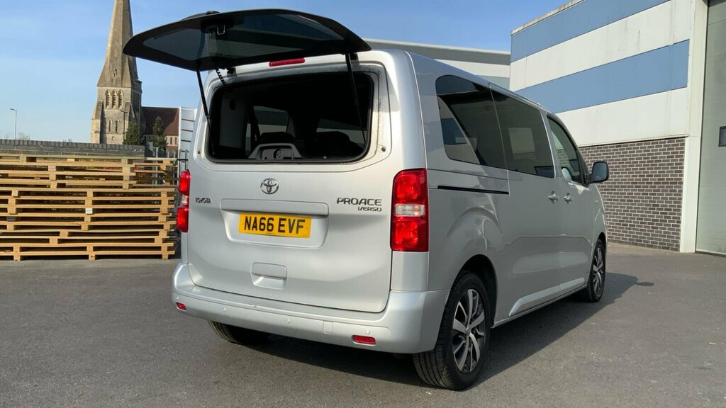 Toyota Proace Verso Verso D-4d L1 Shuttle Silver #42