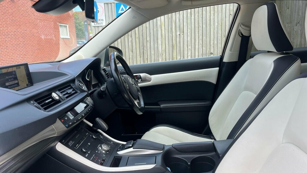 Lexus CT 1.8 200H Premier Cvt Euro 6 Ss Silver #6