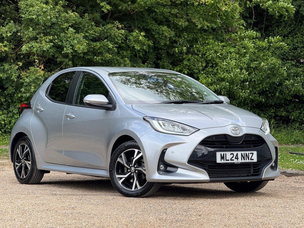 Toyota Yaris 1.5 Vvt-h Design Hatchback Hybrid E-cvt ML24NNZ Silver #2