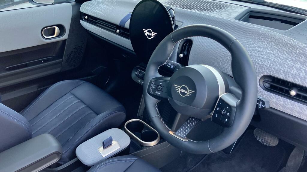Mini Hatch Cooper C YH25VNV White #6