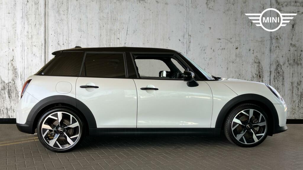 Mini Hatch Cooper C YH25VNV White #3