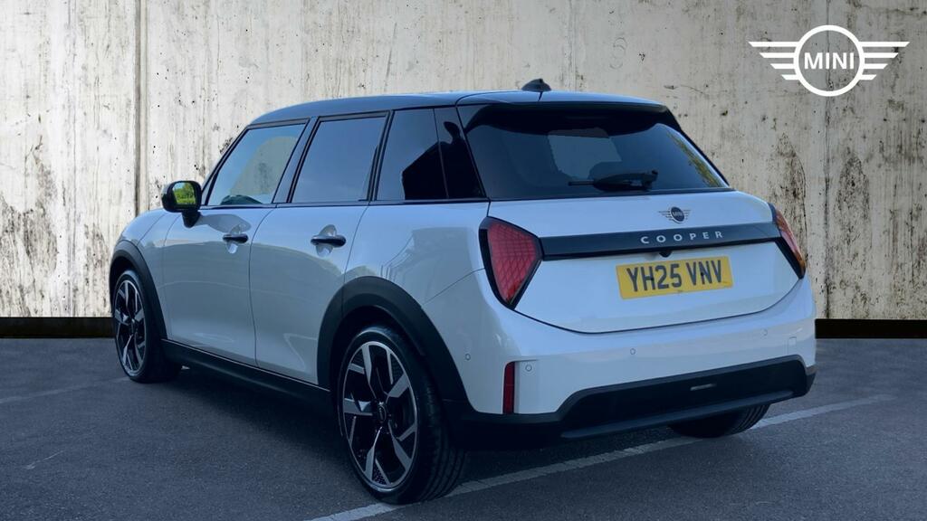 Mini Hatch Cooper C YH25VNV White #2