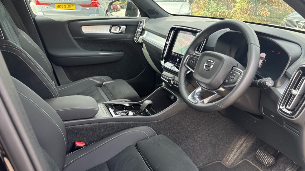 Volvo XC40 Black Edition Plus, B3 Mild Hybrid, MJ75JWV Black #4