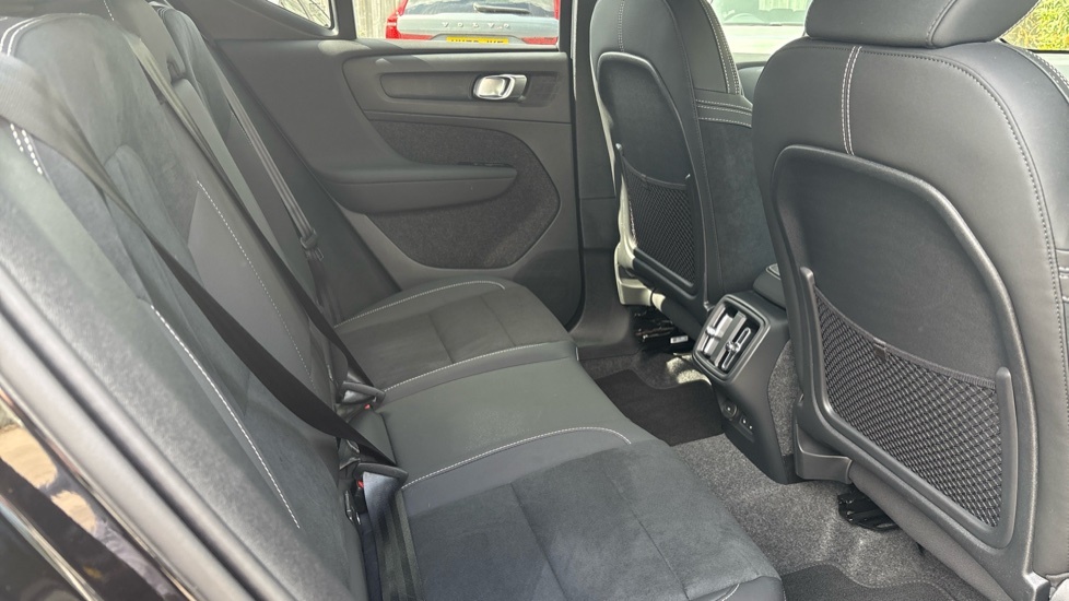 Volvo XC40 Black Edition Plus, B3 Mild Hybrid, MJ75JWV Black #6