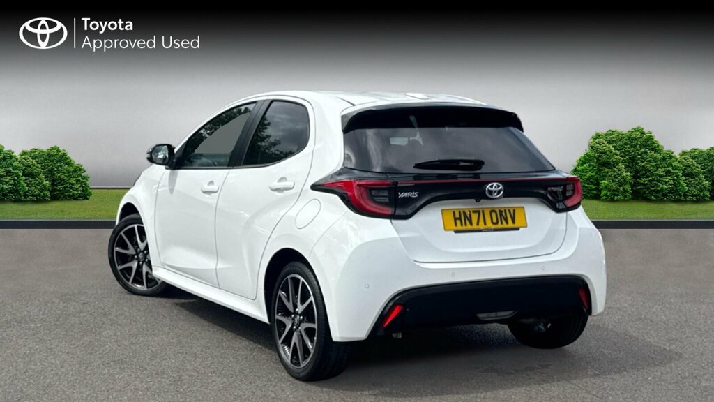 Toyota Yaris 1.5 Vvt-h Dynamic E-cvt Euro 6 Ss HN71ONV White #4