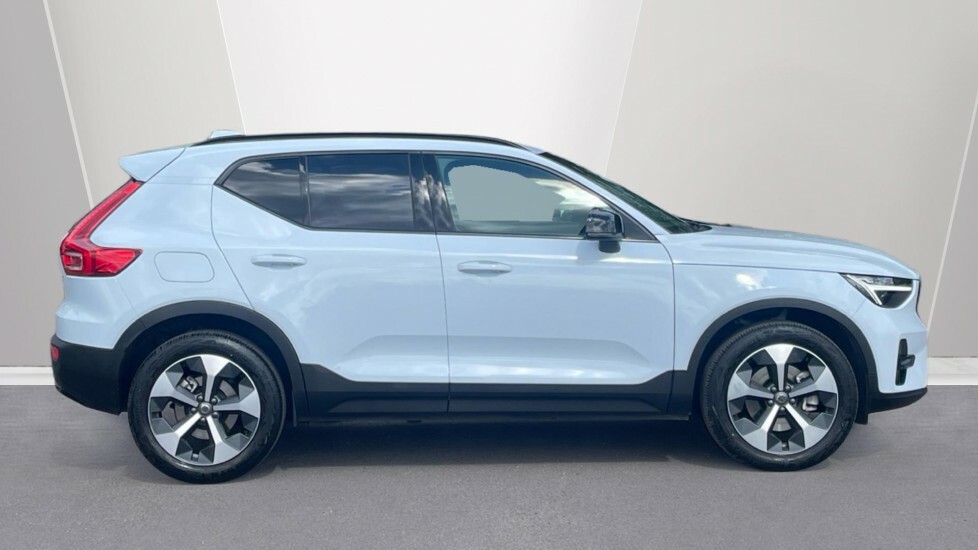 Volvo XC40 Plus, B4 Mild Hybrid, Dark BG25HWZ Blue #3