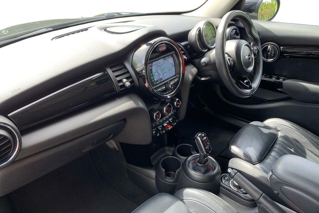Mini Hatch 2.0 Cooper S Exclusive Steptronic Euro 6 Ss YE20CVG Black #2