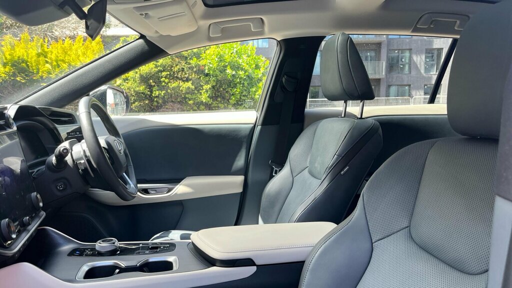 Lexus RZ 450E 71.4Kwh Premium Plus Direct4 HK24LLC Blue #6