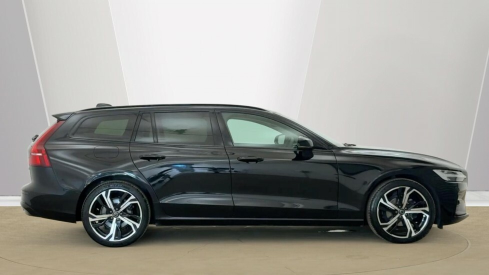 Volvo V60 Plus, B4 Mild Hybrid, Dark RJ25FYO Black #2