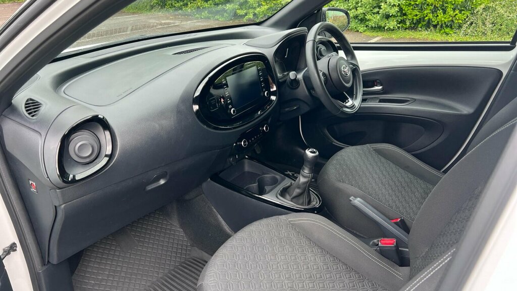 Toyota Aygo X 1.0 Vvt-i Edge Euro 6 Ss WG73DOA White #5