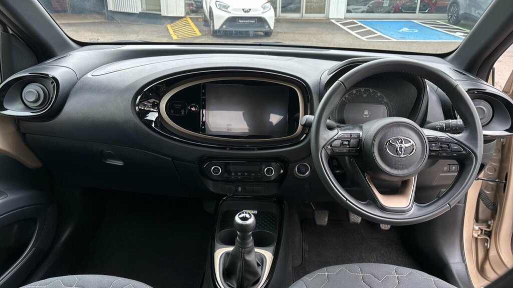 Toyota Aygo X 1.0 Vvt-i Exclusive Euro 6 Ss AO22ZVT Beige #6