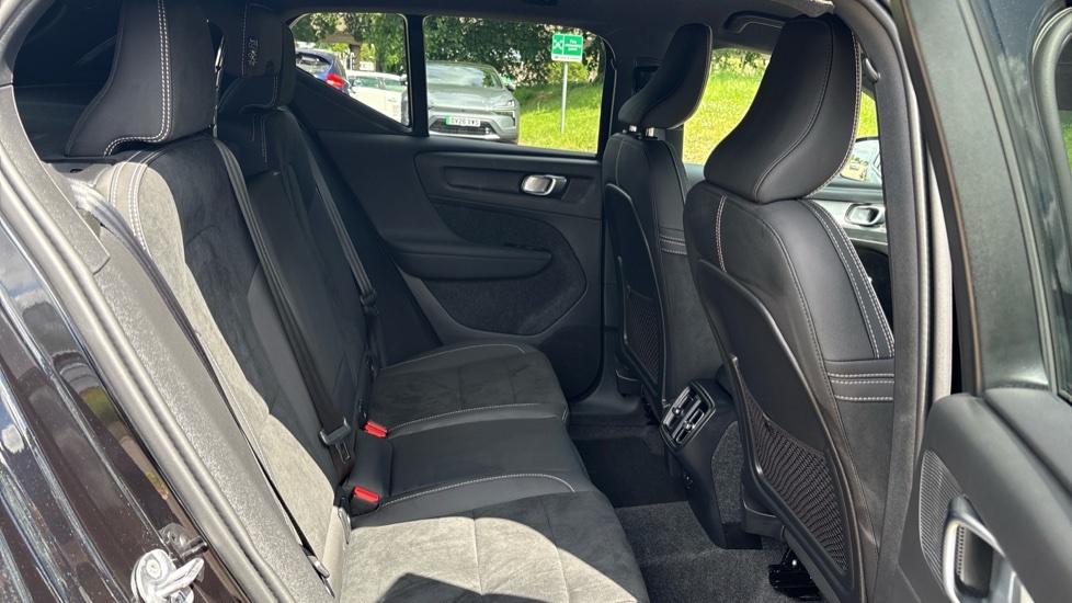 Volvo XC40 Black Edition Plus, B3 Mild Hybrid, MJ75JBU Black #6