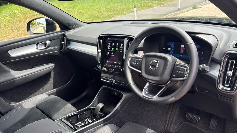Volvo XC40 Black Edition Plus, B3 Mild Hybrid, MJ75JBU Black #4
