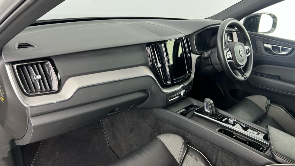 Volvo XC60 Recharge R-design, T6 Awd Plug-in Hybrid YY71XEK Silver #6