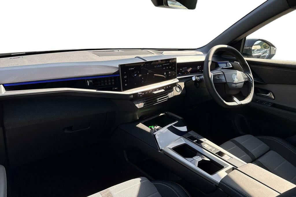Vauxhall Grandland 73Kwh Ultimate DY25XJW Silver #2