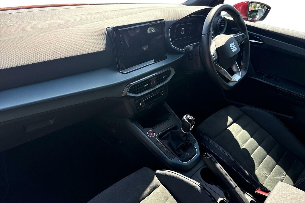 Seat Arona 1.0 Tsi 115 Xperience Lux SH74EXR Red #2