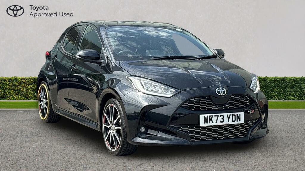 Toyota Yaris 1.5 Vvt-h Gr Sport E-cvt Euro 6 Ss Black