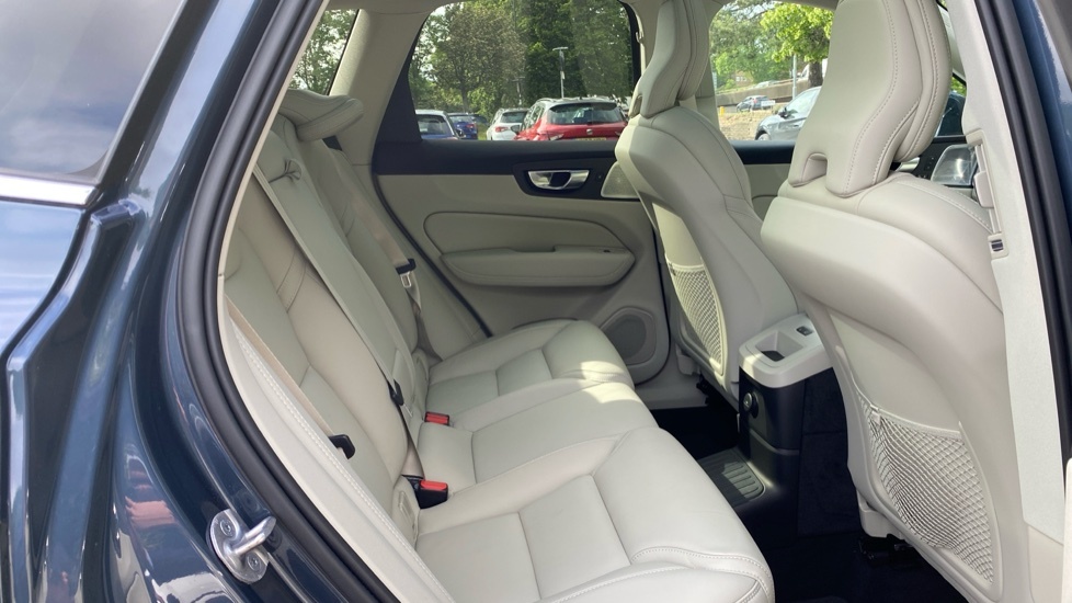 Volvo XC60 Recharge Ultimate, T8 Awd Plug-in Hybrid, Blue #6