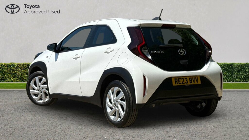 Toyota Aygo X 1.0 Vvt-i Pure Hatchback X-shift Euro 6 RE23BVV White #4