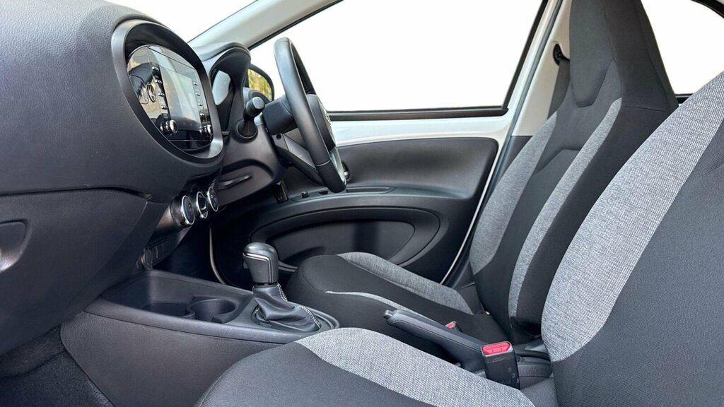 Toyota Aygo X 1.0 Vvt-i Pure Hatchback X-shift Euro 6 RE23BVV White #5