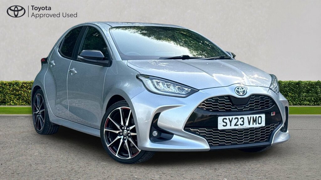 Toyota Yaris 1.5 Vvt-h Gr Sport Hatchback Hybrid E-c Silver