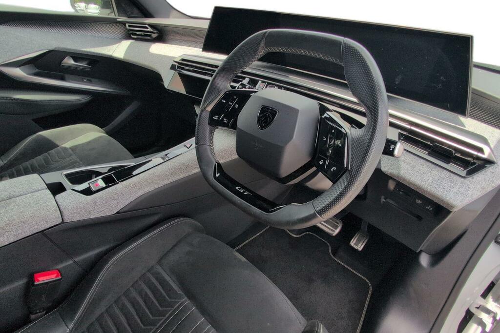 Peugeot 3008 73Kwh Gt LO24XVM White #6