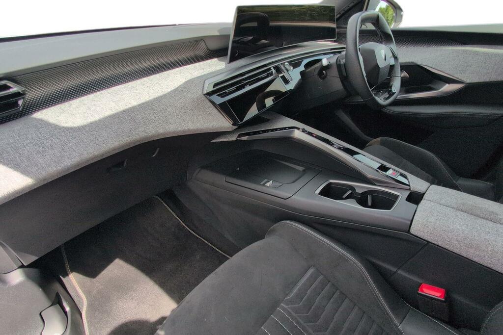 Peugeot 3008 73Kwh Gt LO24XVM White #2