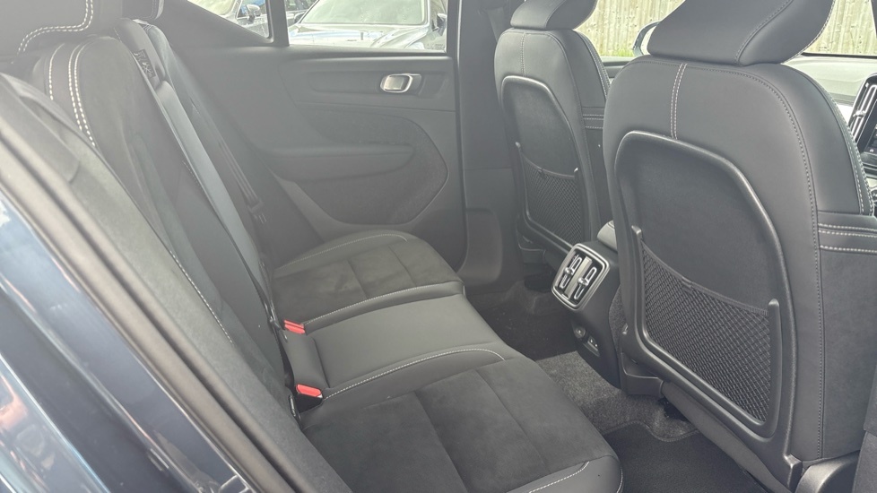 Volvo XC40 Black Edition Plus, B3 Mild Hybrid, MW75PFJ Blue #6