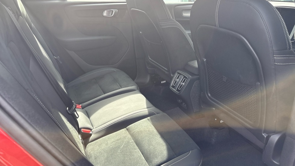 Volvo XC40 Plus, B3 Mild Hybrid, Dark HD24KPN Red #6