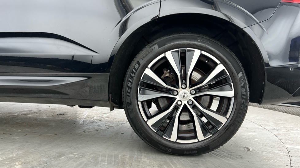 Volvo XC60 Plus, B4 Mild Hybrid, Dark YW72CUG Black #4