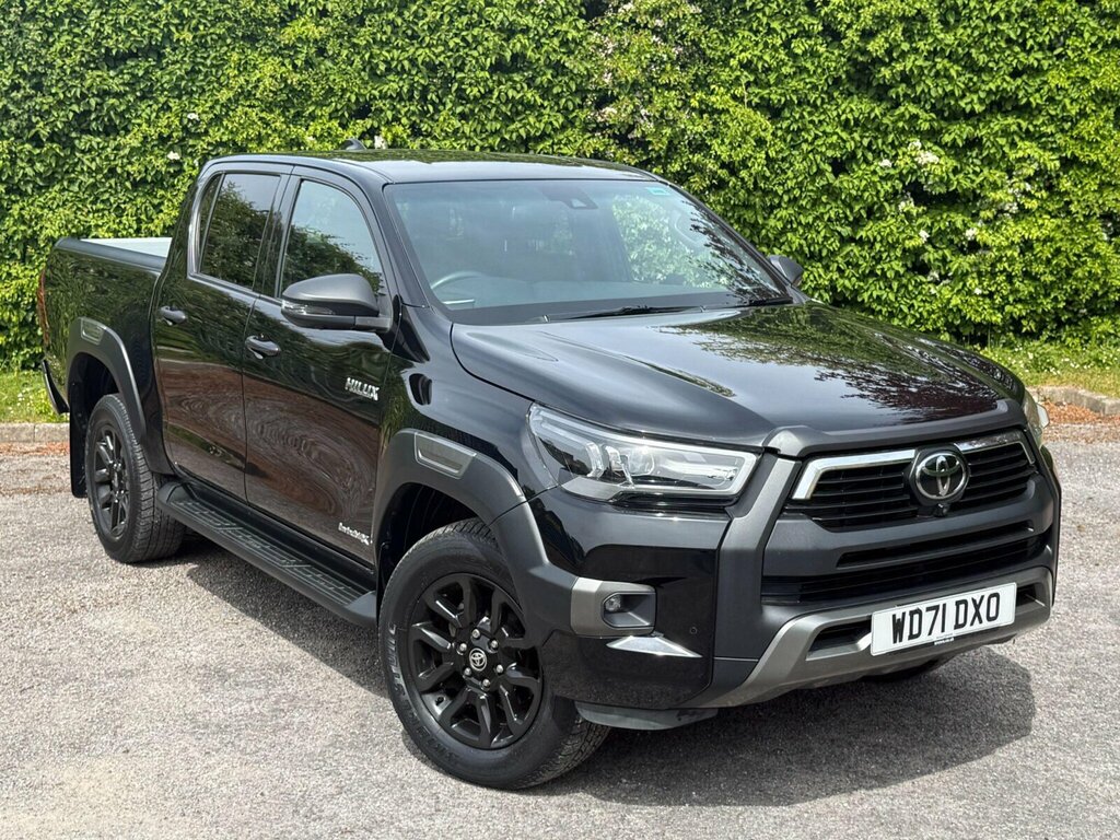 Toyota HILUX 2.8 D-4d Invincible X Pickup Double Cab Black