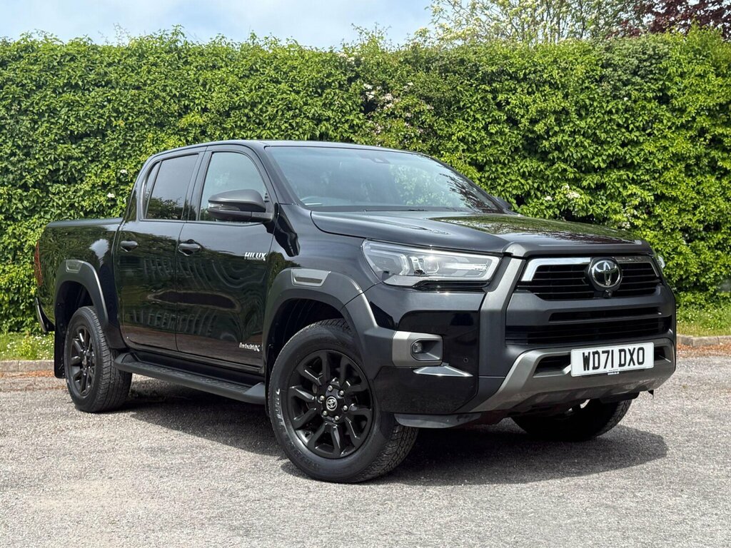Toyota HILUX 2.8 D-4d Invincible X Pickup Double Cab Black #2