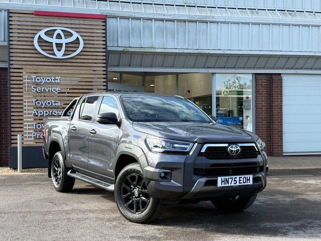 Toyota HILUX 2.8 D-4d-h Invincible X Pickup Hybrid A Grey