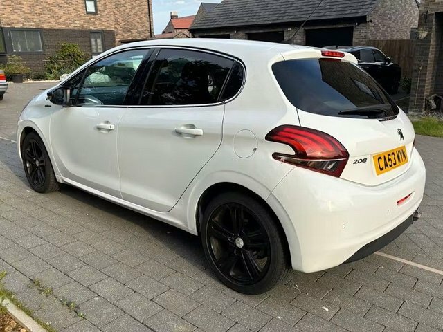 Peugeot 208 2016 1.6 Bluehdi Gt Line Hatchback Manu CA53WYN White #2