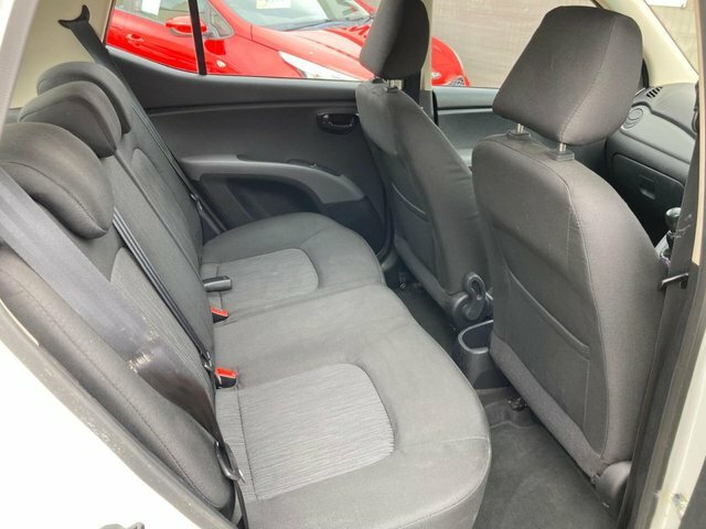 Hyundai I10 2012 1.2 Active Hatchback Euro 5 HW62KWZ White #6