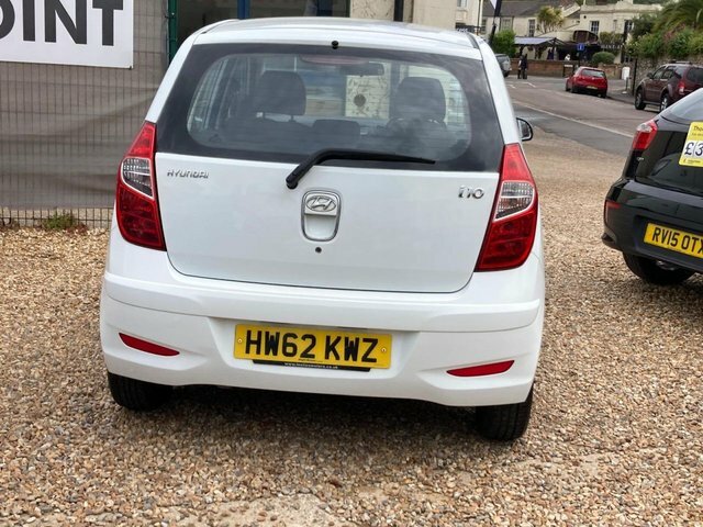 Hyundai I10 2012 1.2 Active Hatchback Euro 5 HW62KWZ White #4